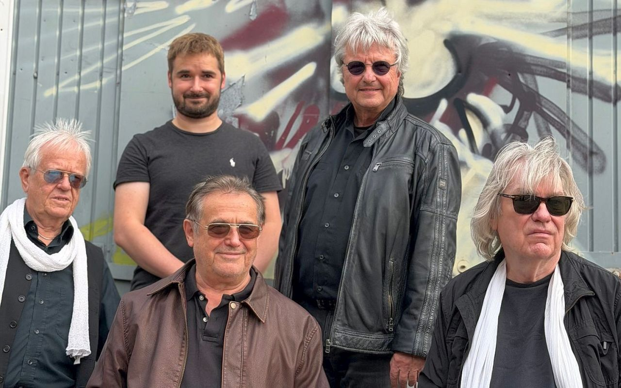 Fotosession 2025 Band Grafik Wenn dieses Bild nicht angezeigt werden kann, laden Sie die Seite bitte erneut.